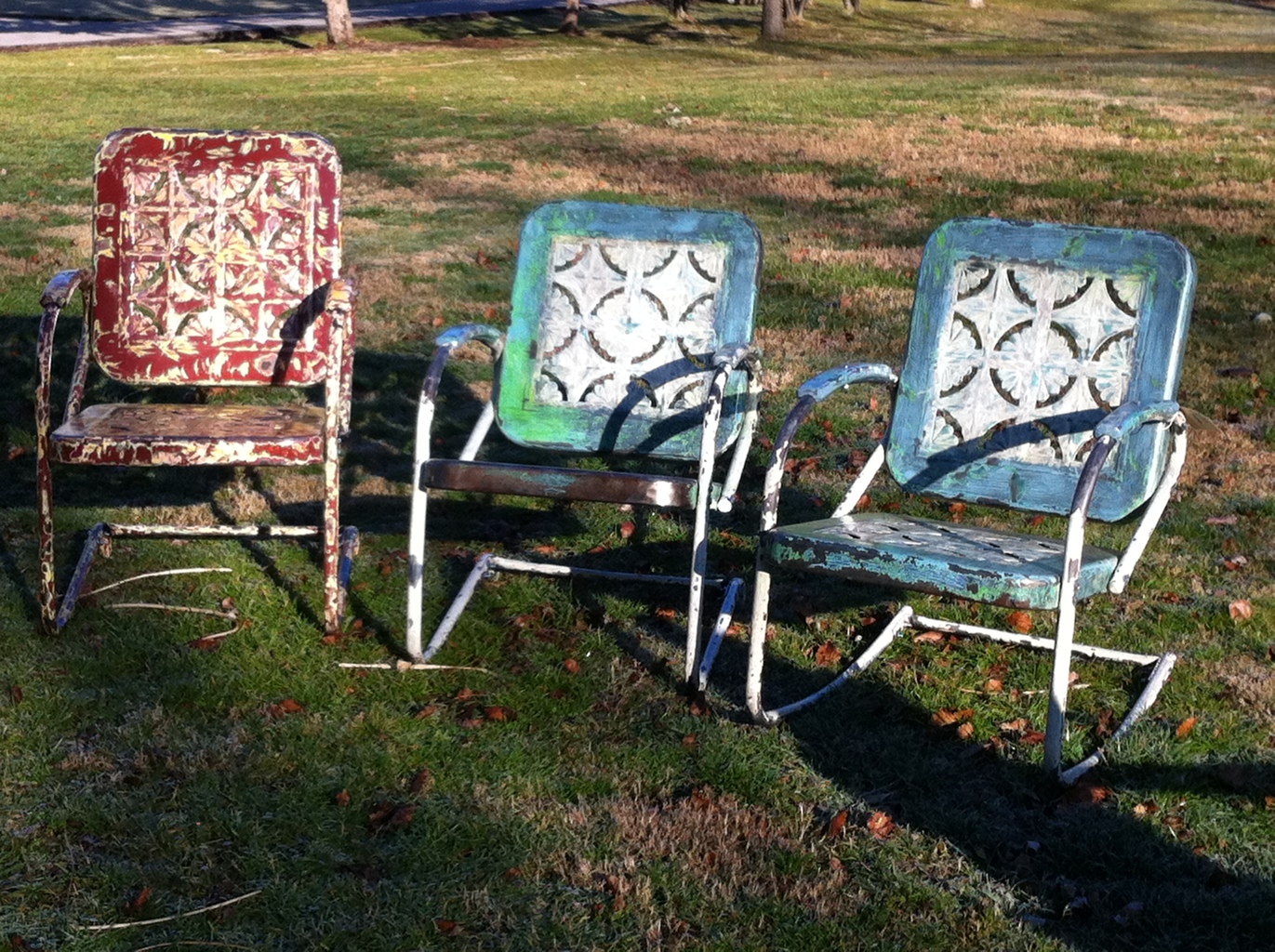 Metal lawn chairs 20120713-221815.jpg